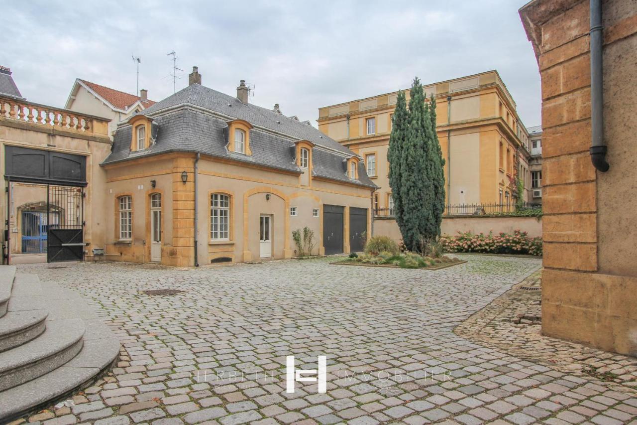 H-Bnb - Les Meubles Du 1 Bed and Breakfast Metz Exterior foto